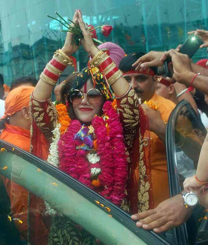 ਰਾਧੇ ਮਾਂ ਨੇ ਕਿਹਾ ਕਿ ਉਹ ਆਪਣੇ ਗੁਰੂ ਦੀ ਬਰਸੀ ਮਣਾਉਨ ਲਈ ਪੰਜਾਬ ਆਈ ਹੈ ਅਤੇ ਹੁਣ ਮੁਕੇਰੀਆਂ ਜਾ ਰਹੀ ਹੈ। 