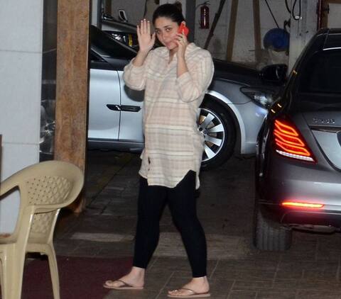 ਕਰੀਨਾ ਜਲਦ ਸੁਣਾਏਗੀ ਖੁਸ਼ਖਬਰੀ ! ਕਰੀਨਾ ਜਲਦ ਸੁਣਾਏਗੀ ਖੁਸ਼ਖਬਰੀ !