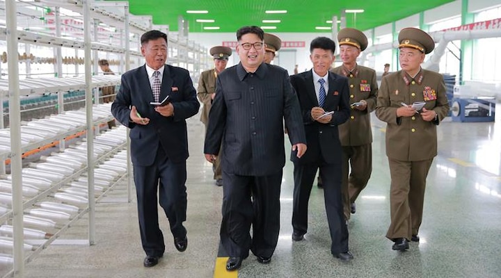 Kim Jong UN appeared in public inspected the project near the Chinese border kim Jong UN News: एक महीने बाद सार्वजनिक रूप से नजर आए किम जोंग उन, चीन की सीमा के पास विकास परियोजना का किया निरीक्षण