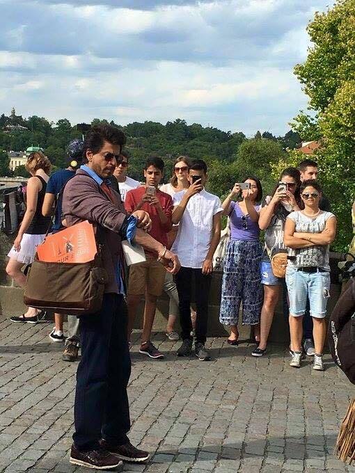 ਉਹਨਾਂ ਲਿੱਖਿਆ ਕਿ ਅਗਲੇ ਕੁਝ ਮਹੀਨੇ ਉਹ ਪਰਾਗ ਵਿੱਚ ਰਹਿਣ ਵਾਲੇ ਹਨ। 