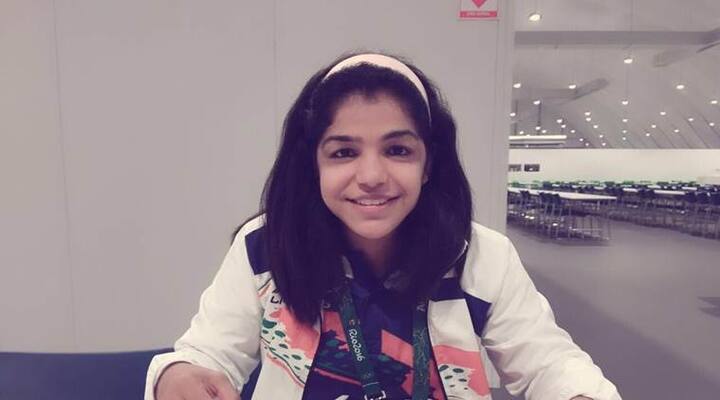 ਸਾਕਸ਼ੀ ਮਲਿਕ ਦਾ ਟਵੀਟ @virendersehwag Good morning sir , I want to meet u , please tell me time, when u feel convenient,today or tomorrow, Sakshi malik — Sakshi Malik (@SakshiMalik) August 25, 2016 
