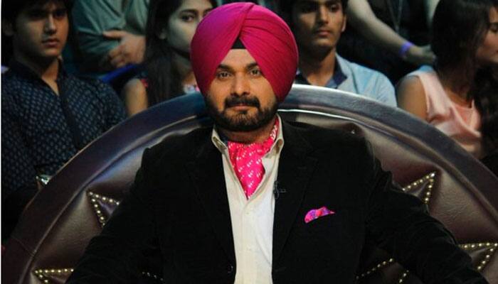 ਨਵਜੋਤ ਸਿੰਘ ਸਿੱਧੂ ਰੋਜ਼ ਦੇ 8 ਤੋਂ 10 ਲੱਖ ਰੁਪਏ। 