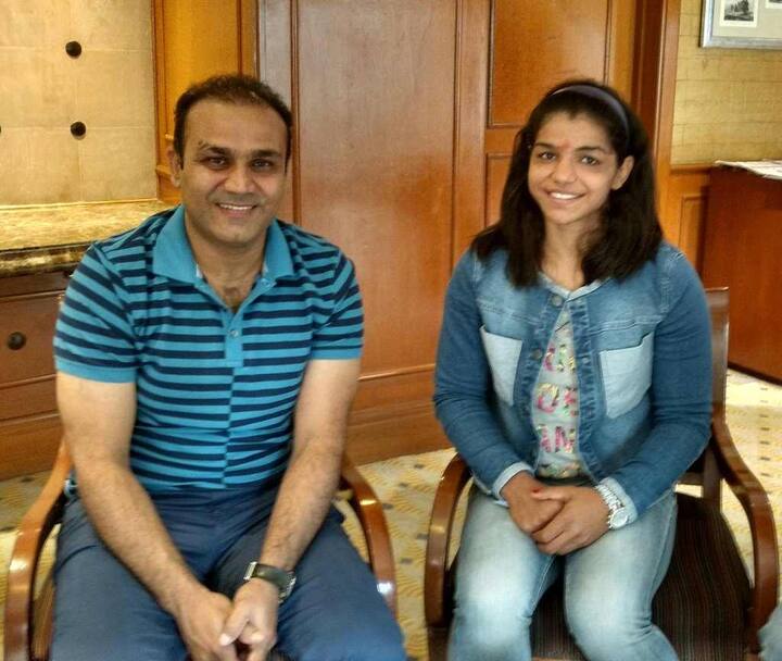  Follow Virender SehwagVerified account ‏@virendersehwag Great meeting @SakshiMalik .She did not wrestle,and so I comfortably congratulated her for making the country proud. 