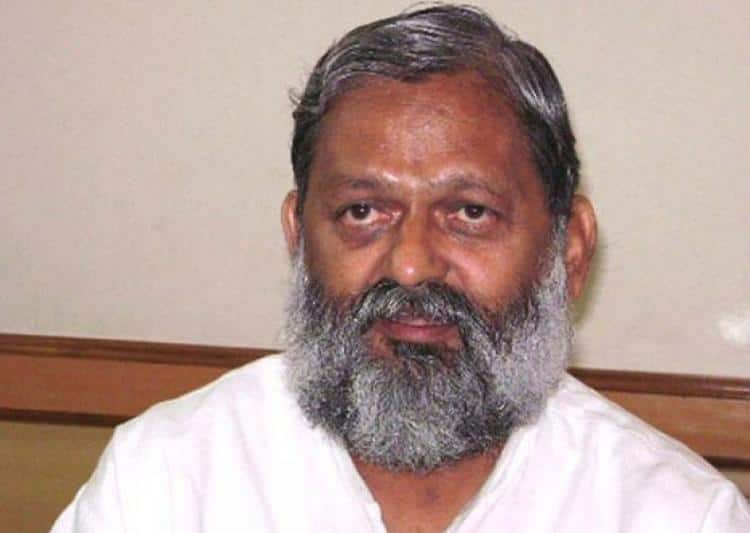 Anil vij slipped in bathroom, fractured leg ਹਰਿਆਣਾ ਦੇ ਗ੍ਰਹਿ ਅਤੇ ਸਿਹਤ ਮੰਤਰੀ ਖਿਸਕ ਕਿ ਡਿੱਗੇ ਹੇਠਾਂ, ਮੈਕਸ ਹਸਪਤਾਲ 'ਚ ਦਾਖਲ
