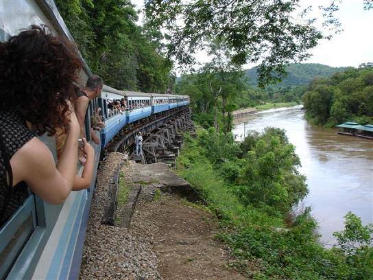 ਮੀਡੀਆ 'ਚ ਆਈਆਂ ਖਬਰਾਂ ਅਨੁਸਾਰ ਰੀਓ ਓਲੰਪਿਕਸ 'ਚ ਦੇਸ਼ ਲਈ ਹਾਕੀ ਖੇਡਣ ਵਾਲੀਆਂ 4 ਮਹਿਲਾ ਹਾਕੀ ਖਿਡਾਰਨਾ ਨਮਿਤਾ ਟੱਪੋ, ਦੀਪ ਗ੍ਰੇਸ ਇੱਕਾ, ਲਿਲੀਮਾ ਮਿਨਜ਼ ਅਤੇ ਸੁਨੀਤਾ ਲਾਕੜਾ ਨੂੰ ਘਰ ਪਰਤਦੇ ਹੋਏ ਕਾਫੀ ਪਰੇਸ਼ਾਨੀ ਹੋਈ। 