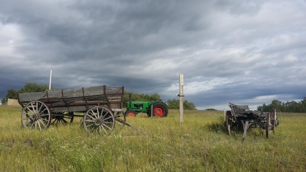 ਇਸ ਪਿਓ-ਧੀ ਨੇ ਟਰੈਕਟਰ \'ਤੇ ਘੁੰਮ ਲਿਆ ਪੂਰਾ ਕੈਨੇਡਾ (ਦੇਖੋ ਤਸਵੀਰਾਂ)