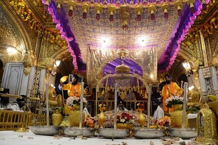 ਸੰਗਤਾਂ ਸ਼ਰਧਾ ਨਾਲ ਮਨਾ ਰਹੀਆਂ ਸ਼੍ਰੀ ਗੁਰੂ ਗ੍ਰੰਥ ਸਾਹਿਬ ਜੀ ਦਾ ਪਹਿਲਾ ਪ੍ਰਕਾਸ਼ ਪੁਰਬ