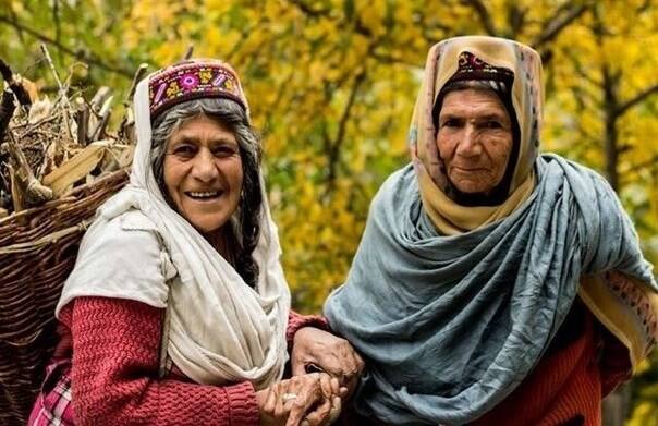 ਹੂੰਝਾ ਪ੍ਰਜਾਤੀ ਦੀਆਂ ਔਰਤਾਂ 65 ਸਾਲ ਦੀ ਉਮਰ ਤੱਕ ਬੱਚਿਆਂ ਨੂੰ ਜਨਮ ਦਿੰਦੀਆਂ ਹਨ. ਇਨ੍ਹਾਂ ਲੋਕਾਂ ਨੂੰ ਦੇਖ ਕੇ ਤੁਸੀਂ ਇਹ ਅੰਦਾਜ਼ਾ ਲਾ ਸਕਦੇ ਹੋ ਕਿ ਖਾਣ ਪਾਣ ਤੇ ਚੰਗੀ ਜੀਵਨ ਸ਼ੈਲੀ ਲੋਕਾਂ ਦੇ ਜੀਵਨ ਨੂੰ ਪ੍ਰਭਾਵਿਤ ਕਰਦੀ ਹੈ। 