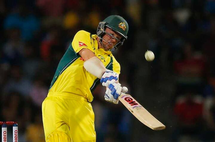 ਖਵਾਜਾ 36 ਰਨ ਬਣਾ ਕੇ ਆਊਟ ਹੋਏ। ਫਿਰ ਮੈਕਸਵੈਲ ਨੇ ਤੀਜੇ ਵਿਕਟ ਲਈ ਟਰੇਵਿਸ ਹੈਡ ਨਾਲ ਮਿਲਕੇ 109 ਰਨ ਜੋੜੇ। ਹੈਡ ਪਾਰੀ ਦੀ ਆਖਰੀ ਗੇਂਦ 'ਤੇ 18 ਗੇਂਦਾਂ 'ਤੇ 45 ਰਨ ਦਾ ਯੋਗਦਾਨ ਪਾਕੇ ਆਊਟ ਹੋਏ। 