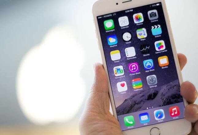 ਅਧਿਕਾਰਤ ਵੈੱਬਸਾਈਟ 'ਤੇ ਹੁਣ iPhone7, iPhone 6S, iPhone 6S ਪਲੱਸ ਤੇ 5SE ਹੀ ਉਪਲੱਬਧ ਹੈ। ਭਾਵ ਕੰਪਨੀ ਰਸਮੀ ਤੌਰ 'ਤੇ ਭਾਰਤ ਵਿੱਚ ਇਸ ਤੋਂ ਪਹਿਲਾਂ ਦੇ ਫੋਨਾਂ ਦੀ ਵਿਕਰੀ ਬੰਦ ਕਰ ਰਹੀ ਹੈ। 