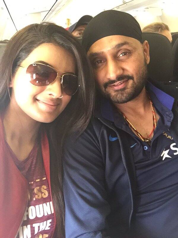ਆਪਣੀ ਬੇਟੀ ਦੇ ਨਾਮ ਦੀ ਜਾਣਕਾਰੀ ਗੀਤਾ ਬਸਰਾ ਨੇ ਸੋਸ਼ਲ ਨੈਟਵਰਕਿੰਗ ਵੈਬਸਾਈਟ ਟਵਿਟਰ 'ਤੇ ਸਾਂਝੀ ਕੀਤੀ। 
