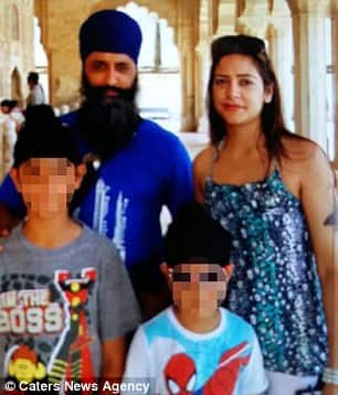 ਦੋਵਾਂ ਦੇ ਦੋ ਛੋਟੇ ਬੱਚੇ ਹਨ। 