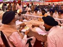 ਕਿਸਾਨਾਂ ਦੀ ਮੰਦਹਾਲੀ ਲਈ ਕਾਂਗਰਸ ਜ਼ਿੰਮੇਵਾਰ: ਬਾਦਲ