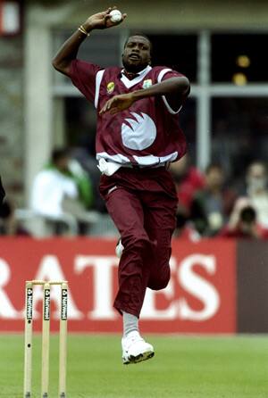 ਐਂਬਰੌਸ ਦੀ ਦਮਦਾਰ ਗੇਂਦਬਾਜ਼ੀ ਨੇ ਪੂਰੀ ਸੀਰੀਜ਼ 'ਚ ਆਸਟ੍ਰੇਲੀਆ ਦੇ ਬੱਲੇਬਾਜਾਂ ਨੂੰ ਪਰੇਸ਼ਾਨ ਕੀਤਾ। ਐਂਬਰੌਸ ਨੂੰ ਮੈਨ ਆਫ ਦ ਮੈਚ ਅਤੇ ਮੈਨ ਆਫ ਦ ਸੀਰੀਜ਼ ਚੁਣਿਆ ਗਿਆ। ਵੈਸਟ ਇੰਡੀਜ਼ ਨੇ 5 ਮੈਚਾਂ ਦੀ ਸੀਰੀਜ਼ 2-1 ਦੇ ਫਰਕ ਨਾਲ ਜਿੱਤੀ ਸੀ।