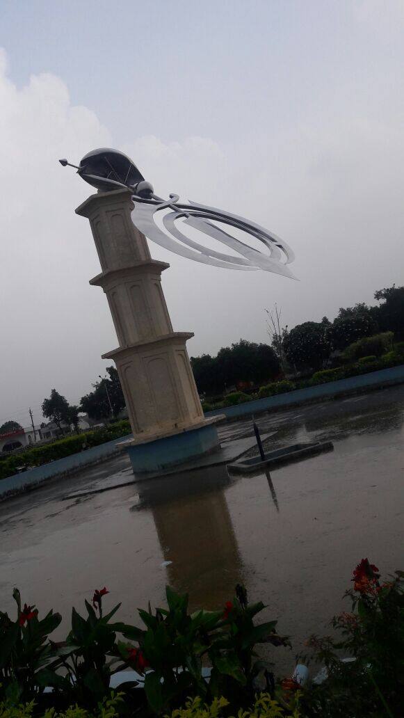 ਮੁੱਖ ਮੰਤਰੀ ਪ੍ਰਕਾਸ ਸਿੰਘ ਬਾਦਲ ਵੱਲੋਂ ਇਹ ਖੰਡਾ 17 ਜੂਨ, 2015 ਨੂੰ ਪੰਥ ਨੂੰ ਸਮਰਪਿਤ ਕੀਤਾ ਗਿਆ ਸੀ।