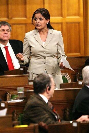  ਫ਼ਿਲਮਾਂ ਤੋਂ ਬਾਅਦ ਰੂਬੀ ਨੇ ਸਿਆਸਤ ਵਿੱਚ ਕਦਮ ਰੱਖਿਆ ਅਤੇ ਐਮ ਪੀ ਚੁਣੀ ਗਈ।