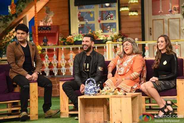 ਇਸਤੋਂ ਬਾਅਦ ਯੁਵੀ ਨੇ ਹੇਜ਼ਲ ਨੂੰ ਇੱਕ ਦੋਸਤ ਜਰੀਏ ਮਿਲਣ ਦੀ ਕੋਸ਼ਿਸ਼ ਕੀਤੀ। ਕੁਝ ਸਮਾਂ ਇਕੱਠੇ ਬਿਤਾਉਣ ਤੋਂ ਬਾਅਦ ਹੇਜ਼ਲ ਨੇ ਯੁਵੀ ਦਾ ਪਰਪੋਜ਼ ਮਨਜੂਰ ਕਰ ਲਿਆ। (Photo credit - Koimoi.com) 