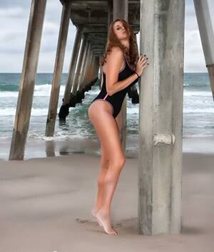 ਈਵ ਦਾ ਕੱਦ 6 ਫੁੱਟ 8 ਇੰਚ ਹੈ। ਅਤੇ ਸਾਲ 2011 'ਚ ਈਵ ਦਾ ਨਾਮ ਗਿਨੀਜ਼ ਬੁਕ ਆਫ ਵਰਲਡ ਰਿਕਾਰਡਸ 'ਚ ਸਭ ਤੋਂ ਲੰਮੀ ਪੇਸ਼ੇਵਰ ਮਾਡਲ ਦੇ ਤੌਰ 'ਤੇ ਦਰਜ ਕੀਤਾ ਗਿਆ ਸੀ। 