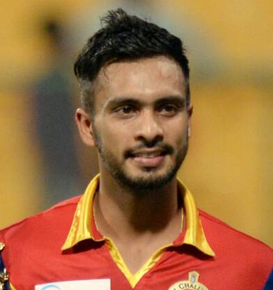 ਮਾਹੀ ਦੀ ਟੀਮ 'ਚ ਉਪਕਪਤਾਨੀ ਵਿਰਾਟ ਕੋਹਲੀ ਸੰਭਾਲਣਗੇ। ਧਵਨ ਅਤੇ ਲੋਕੇਸ਼ ਰਾਹੁਲ ਦੇ ਸੱਟ ਲੱਗੀ ਹੋਣ ਕਾਰਨ ਇਹ ਦੋਨੇ ਖਿਡਾਰੀ ਟੀਮ ਤੋਂ ਬਾਹਰ ਰੱਖੇ ਗਏ ਹਨ। 