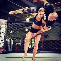 ਮਹਿਲਾਵਾਂ ਦੀ \'ਰਾਉਡੀ\' ਤੋਂ ਬਚ ਕੇ ! 