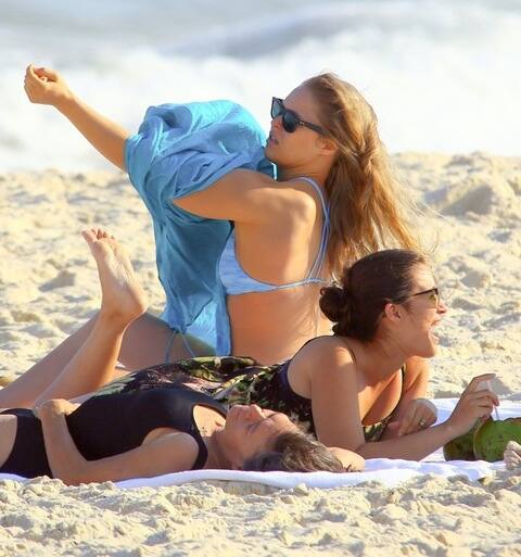 ਪਰ ਅਜੇ ਰੌਂਡਾ ਰੌਸੀ ਦਾ ਅਸਲੀ ਜਲਵਾ ਬਾਕੀ ਸੀ। ਰੌਂਡਾ ਰੌਸੀ ਦੇ ਹੁਨਰ ਦਾ ਦੀਵਾਨਾ ਹਾਲੀਵੁਡ ਵੀ ਹੋਇਆ ਅਤੇ ਰੌਂਡਾ ਰੌਸੀ ਨੂੰ ਦਿੱਗਜਾਂ ਨਾਲ ਕੰਮ ਕਰਨ ਦਾ ਮੌਕਾ ਮਿਲਿਆ। 