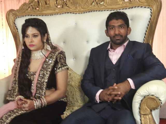 ਦੱਸਿਆ ਜਾਂਦਾ ਹੈ ਕਿ ਯੋਗੇਸ਼ਵਰ ਦੱਤ ਦੇ ਗੁਰੂ ਮਾਸਟਰ ਸਤਬੀਰ ਨੇ ਸ਼ੀਤਲ ਨਾਲ ਉਨ੍ਹਾਂ ਦਾ ਰਿਸ਼ਤਾ ਕਰਵਾਇਆ ਹੈ। 