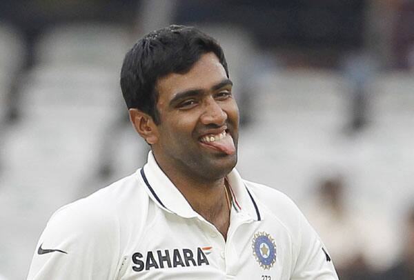 ਅਸ਼ਵਿਨ ਨੇ ਵਿਲੀਅਮਸਨ ਨੂੰ ਆਊਟ ਕਰ ਆਪਣੇ ਕਰੀਅਰ ਦਾ 200ਵਾਂ ਵਕਤ ਹਾਸਿਲ ਕੀਤਾ। ਅਸ਼ਵਿਨ ਨੇ ਇਹ ਕਾਰਨਾਮਾ 37 ਟੈਸਟ ਮੈਚਾਂ 'ਚ ਪੂਰਾ ਕੀਤਾ। 