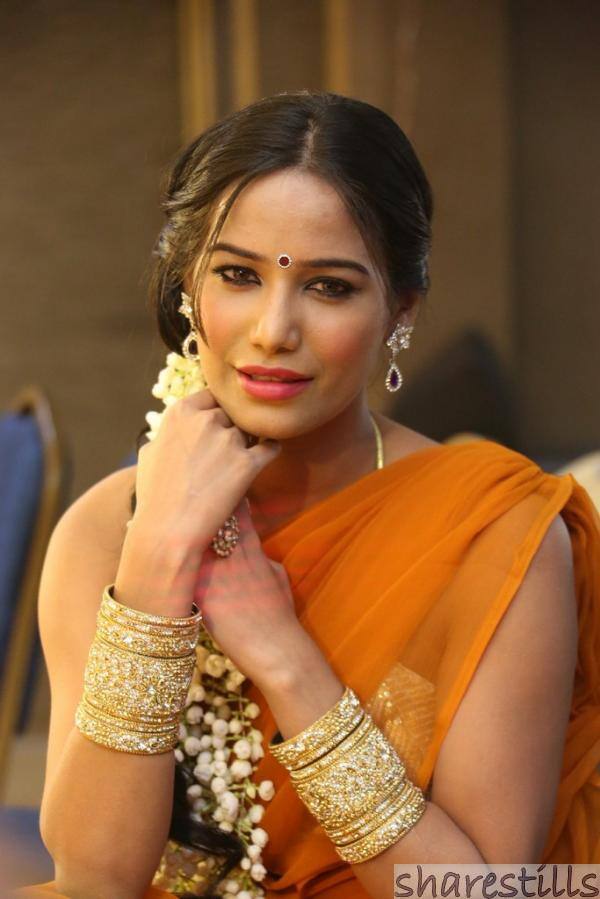 User Actions Follow Poonam Pandey @iPoonampandey good morning guys????