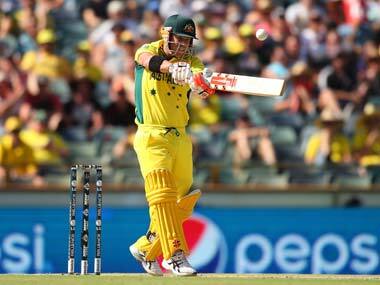 ਅਫਰੀਕੀ ਟੀਮ ਦੇ ਵੱਡੇ ਸਕੋਰ ਦਾ ਪਿੱਛਾ ਕਰਨ ਉਤਰੀ ਆਸਟ੍ਰੇਲੀਆ ਦੀ ਟੀਮ ਲਈ ਵਾਰਨਰ ਨੇ 173 ਰਨ ਦੀ ਧਮਾਕੇਦਾਰ ਪਾਰੀ ਖੇਡੀ। ਵਾਰਨਰ ਨੇ 24 ਚੌਕੇ ਲਗਾਉਂਦੇ ਹੋਏ 136 ਗੇਂਦਾਂ 'ਤੇ 173 ਰਨ ਬਣਾਏ। ਆਸਟ੍ਰੇਲੀਆ ਦੇ 3 ਬੱਲੇਬਾਜ ਖਾਤਾ ਖੋਲਣ 'ਚ ਵੀ ਨਾਕਾਮ ਰਹੇ। 