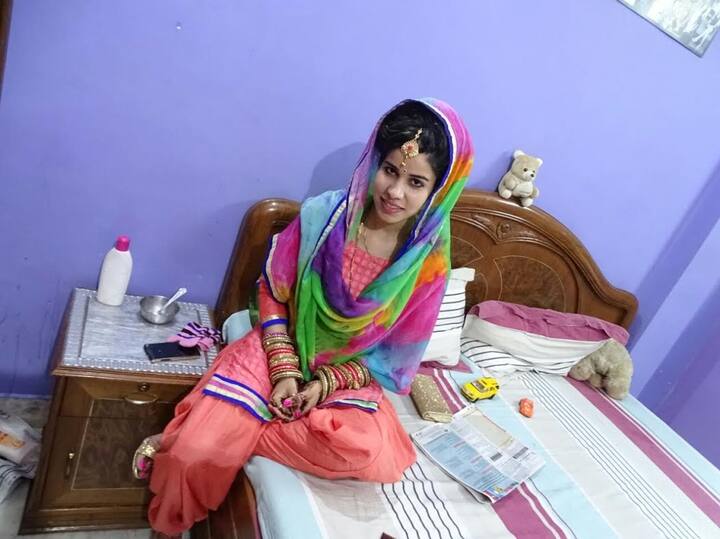 ਦੋਨਾਂ ‘ਚ ਦੋਸਤੀ ਹੋਈ ਤੇ ਦੋਸਤੀ ਪਿਆਰ ‘ਚ ਬਦਲਣ ਮਗਰੋਂ ਦੋਨਾਂ ਨੇ ਪਰਿਵਾਰ ਦੀ ਮਰਜੀ ਨਾਲ ਵਿਆਹ ਕਰਵਾ ਲਿਆ।