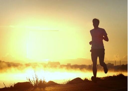 ਠਹਿਰੋ ਨਾ ਅੱਗੇ ਵਧਦੇ ਚੱਲੋ, ਵਗਦੇ ਪਾਣੀ. ਪਾਣੀ ਵਗਦੇ ਹੀ ਰਹਿਣ, ਕਿ ਵਗਦੇ ਸੁੰਹਦੇ ਨੇ, ਖੜੋਂਦੇ ਬੁੱਸਦੇ ਨੇ, 