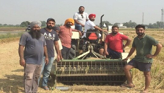 Progressive Farmer ਪਰਾਲੀ ਦੀ ਖਾਦ ਬਣਾਕੇ ਵਾਤਾਵਰਣ ਤੇ ਮਿੱਟੀ ਨੂੰ ਬਚਾਅ ਰਹੇ ਨੇ ਇਹ ਨੋਜਵਾਨ ਕਿਸਾਨ