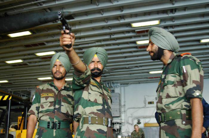 ਲਿਸਟ ਵਿੱਚ ਚੌਥਾ ਸਥਾਨ ਭਾਰਤ ਕੋਲ ਹੈ। ਭਾਰਤ ਦਾ ਰੱਖਿਆ ਬਜਟ 40 ਅਰਬ ਡਾਲਰ ਹੈ। ਭਾਰਤ ਕੋਲ 6464 ਟੈਂਕ, 809 ਲੜਾਕੂ ਜਹਾਜ਼, 2 ਯੁੱਧਪੋਤ, 19 ਅਟੈਕ ਹੈਲੀਕਾਪਟਰ ਤੇ 14 ਪਣਡੁੱਬੀਆਂ ਹਨ। ਭਾਰਤੀ ਫੌਜ ਵਿੱਚ 14 ਲੱਖ ਜਵਾਨ ਹਨ।