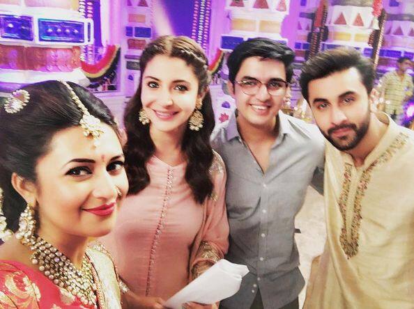 ਯਾਨੀ ਕਿ ਸਟਾਰ ਪਲਸ ਦੇ ਮਸ਼ਹੂਰ ਸ਼ੋਅ 'ਯੇ ਹੈ ਮੌਹੱਬਤੇਂ' ਦੇ ਸੈਟਸ 'ਤੇ।