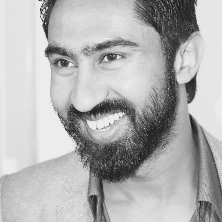 ਘਟਨਾ ਸਮੇਂ ਬੱਸ ਵਿੱਚ ਛੇ ਸਵਾਰੀਆਂ ਸਨ ਜਿਨ੍ਹਾਂ ਨੇ ਬਹੁਤ ਹੀ ਮੁਸ਼ਕਲ ਨਾਲ ਆਪਣੀ ਜਾਨ ਬਚਾਈ। ਇੱਕ ਟੈਕਸੀ ਡਰਾਈਵਰ ਨੇ ਆਪਣੀ ਜਾਨ ਜੋਖ਼ਮ ਵਿੱਚ ਪਾ ਕੇ ਬੱਸ ਵਿੱਚ ਦਾਖਲ ਹੋ ਕੇ ਸਵਾਰੀਆਂ ਨੂੰ ਬਾਹਰ ਕੱਢਣ ਵਿੱਚ ਮਦਦ ਕੀਤੀ। ਪੁਲਿਸ ਨੇ ਘਟਨਾ ਨੂੰ ਅੰਜ਼ਾਮ ਦੇਣ ਵਾਲੇ 48 ਸਾਲ ਦੇ ਵਿਅਕਤੀ ਨੂੰ ਗ੍ਰਿਫ਼ਤਾਰ ਵੀ ਕਰ ਲਿਆ ਹੈ। ਮਨਮੀਤ ਬ੍ਰਿਸਬੇਨ ਵਿੱਚ ਗਾਇਕ ਵਜੋਂ ਵੀ ਵਿਚਰ ਰਿਹਾ ਸੀ।