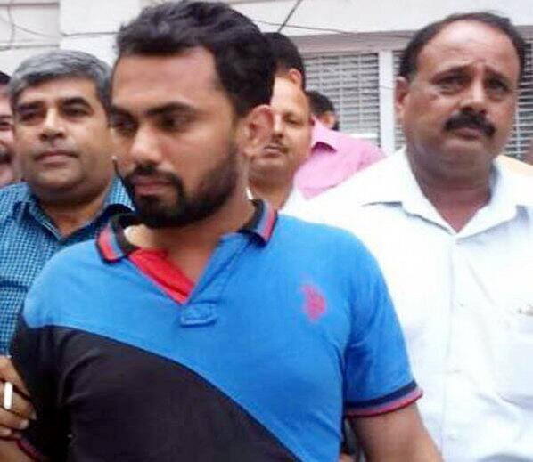ਸ਼ੋਇਬ ਨੂੰ ਦਿੱਲੀ ਅਤੇ ਜੋਧਪੁਰ ਦੇ ਰਸਤੇ ਵਿੱਚ ਸੀਆਈਡੀ ਨੇ ਗ੍ਰਿਫ਼ਤਾਰ ਕੀਤਾ ਹੈ।