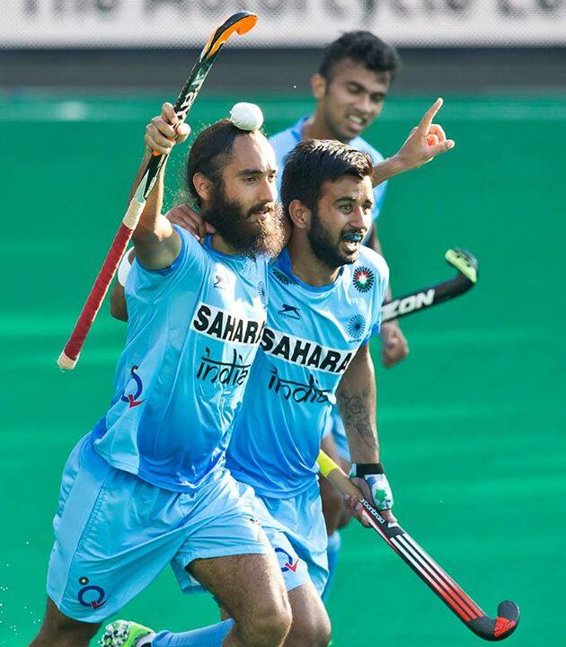 ਭਾਰਤੀ ਪੁਰੁਸ਼ ਹਾਕੀ ਟੀਮ ਨੇ ਸ਼ਨੀਵਾਰ ਨੂੰ ਏਸ਼ੀਅਨ ਚੈਂਪੀਅਨਸ ਟਰਾਫੀ ਦੇ ਸੈਮੀਫਾਈਨਲ ਮੁਕਾਬਲੇ 'ਚ ਜਿੱਤ ਦਰਜ ਕਰ ਟੂਰਨਾਮੈਂਟ ਦੇ ਫਾਈਨਲ 'ਚ ਐਂਟਰੀ ਕਰ ਲਈ ਹੈ। ਭਾਰਤ ਨੇ ਦਖਣੀ ਕੋਰੀਆ ਨੂੰ ਪੈਨਲਟੀ ਸ਼ੂਟ ਆਊਟ 'ਚ ਹਰਾ ਕੇ ਫਾਈਨਲ ਦਾ ਟਿਕਟ ਹਾਸਿਲ ਕੀਤਾ। 