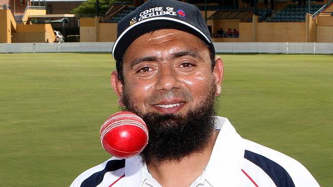 ਇੰਗਲੈਂਡ ਕ੍ਰਿਕਟ ਬੋਰਡ (ECB) ਨੂੰ ਉਮੀਦ ਹੈ ਕਿ ਸਕਲੇਨ ਭਾਰਤ ਖਿਲਾਫ ਜਿੱਤ ਦਰਜ ਕਰਨ ਲਈ ਇੰਗਲੈਂਡ ਦੀ ਫਿਰਕੀ ਗੇਂਦਬਾਜ਼ਾਂ ਨੂੰ ਚੰਗੇ ਗੁਰ ਸਿਖਾਉਣ 'ਚ ਕਾਮਯਾਬ ਰਹਿਣਗੇ। ਇਸ ਦੌਰੇ ਲਈ ਇੰਗਲੈਂਡ ਦੀ ਟੀਮ ਦਾ ਐਲਾਨ ਪਹਿਲਾਂ ਹੀ ਕਰ ਦਿੱਤਾ ਗਿਆ ਹੈ। 