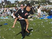 ਆਸਟ੍ਰੇਲੀਆ ਦੇ ਇੱਕ ਪ੍ਰੋਗਰਾਮ \'ਚ ਨਸ਼ੇ \'ਚ ਟੱਲੀ ਹੋਏ ਲੋਕਾਂ ਦਾ ਹੋਇਆ ਕੁਝ ਅਜਿਹਾ ਹਾਲ.. 