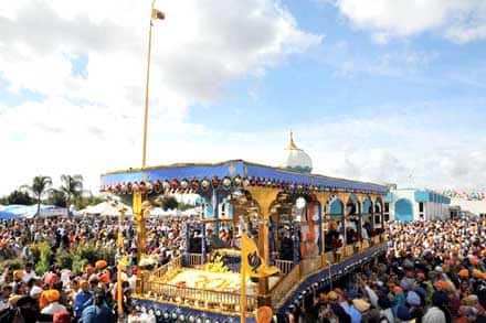 ਰੰਗ ਬਰੰਗੀਆਂ ਦਸਤਾਰਾਂ 'ਤੇ ਦੁਪੱਟਿਆਂ ਦਾ ਆਇਆ ਹੜ੍ਹ