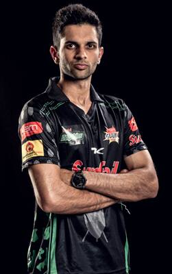 5. ਕੇਸ਼ਵ ਮਹਾਰਾਜ ਨੂੰ ਖਾਣ-ਪੀਣ ਅਤੇ ਕੁਕਿੰਗ ਦਾ ਸ਼ੌਕ ਹੈ। ਆਪਣੇ ਇਸੇ ਸ਼ੌਕ ਦੇ ਚਲਦੇ ਕੇਸ਼ਵ ਮਹਾਰਾਜ ਨੇ ਆਪਣਾ ਇੱਕ ਫੂਡ-ਬਲਾਗ ਵੀ ਸ਼ੁਰੂ ਕੀਤਾ ਸੀ। 