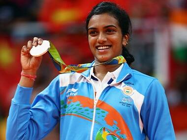 ਰਿਓ ਓਲੰਪਿਕਸ 'ਚ ਚਾਂਦੀ ਦਾ ਮੈਡਲ ਜਿੱਤ ਦੇਸ਼ ਦਾ ਮਾਣ ਵਧਾਉਣ ਵਾਲੀ ਪੀ.ਵੀ. ਸਿੰਧੂ ਵੱਡੀ ਨਿਲਾਮੀ ਹਾਸਿਲ ਨਹੀਂ ਕਰ ਸਕੀ। ਚੇਨਈ ਸਮੈਸ਼ਰਸ ਦੀ ਟੀਮ ਨੇ ਸਿੰਧੂ ਨੂੰ 39 ਲੱਖ ਰੁਪਏ 'ਚ ਖਰੀਦਿਆ। ਸਿੰਧੂ ਦੇ ਆਕਸ਼ਨ 'ਚ ਸਭ ਤੋਂ ਮਹਿੰਗੀ ਖਿਡਾਰਨ ਬਣ ਕੇ ਉਭਰਨ ਦੀ ਉਮੀਦ ਸੀ ਪਰ ਅਜਿਹਾ ਹੋਇਆ ਨਹੀਂ। 