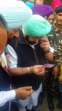 ਕੈਪਟਨ ਦੀ ਅੱਖ ਦੋ ਹਜ਼ਾਰ ਦੇ ਨੋਟ \'ਤੇ