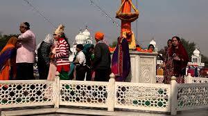 ਦਿੱਲੀ ਦੇ ਗੁਰੁਦਆਰਾ ਸ਼੍ਰੀ ਰਕਾਬ ਗੰਜ ਸਾਹਿਬ ਵਿੱਚ ਸੰਗਤਾਂ ਦਾ ਇਕੱਠ
