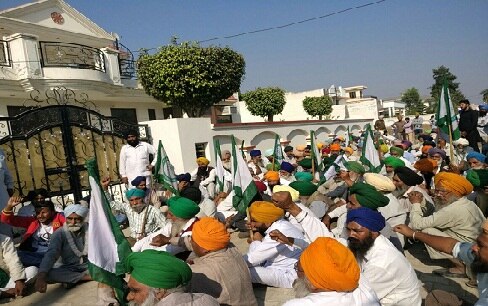 Kisan Protest ਕਿਸਾਨਾਂ ਲਾਇਆ ਆੜਤੀਏ ਦੀ ਕੋਠੀ ਨੂੰ ਜ਼ਿੰਦਾ !