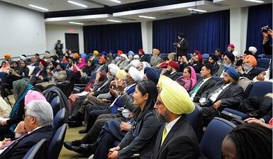 ਇਸ ਮੌਕੇ ਵਾਈਟ ਹਾਊਸ ਵਿੱਚ ਵੱਡੀ ਗਿਣਤੀ ਵਿੱਚ ਸੰਗਤ ਨੇ ਸ਼ਮੂਲੀਅਤ ਕੀਤੀ। ਵਾਈਟ ਹਾਊਸ ਵੱਲੋਂ ਕਰਵਾਏ ਇਸ ਸਮਾਗਮ 'ਚ ਅਮਰੀਕਾ 'ਚ ਵੱਸਦੇ ਸਿੱਖਾਂ ਨੂੰ ਖ਼ਾਸ ਤੌਰ ਤੇ ਸੱਦਾ ਦਿੱਤਾ ਗਿਆ ਸੀ। 