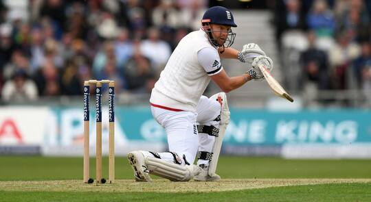 ਬੈਨ ਸਟੋਕਸ ਅਤੇ ਜੌਨੀ ਬੇਅਰਸਟੋ ਨੇ ਮਿਲਕੇ ਇੰਗਲੈਂਡ ਦੀ ਲੜਖੜਾਈ ਪਾਰੀ ਨੂੰ ਸੰਭਾਲਿਆ। ਇੰਗਲੈਂਡ ਨੇ ਮੈਚ ਦੇ ਦੂਜੇ ਦਿਨ 80 ਰਨ 'ਤੇ 5 ਵਿਕਟ ਗਵਾ ਦਿੱਤੇ ਸਨ। ਸਟੋਕਸ ਅਤੇ ਬੇਅਰਸਟੋ ਨੇ 6ਵੇਂ ਵਿਕਟ ਲਈ 110 ਰਨ ਦੀ ਪਾਰਟਨਰਸ਼ਿਪ ਕੀਤੀ।