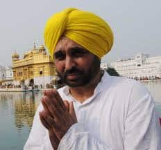 ਜਲਾਲਾਬਾਦ ਤੋਂ ਪਾਰਟੀ ਨੇ ਭਗਵੰਤ ਮਾਨ ਨੂੰ ਸੁਖਬੀਰ ਬਾਦਲ ਦੇ ਖਿਲਾਫ ਚੋਣ ਅਖਾੜੇ ਵਿੱਚ ਉਤਾਰ ਕੇ ਵਿਧਾਨ ਸਭਾ ਚੋਣਾਂ ਨੂੰ ਰੌਚਕ ਬਣਾ ਦਿੱਤਾ ਹੈ। 