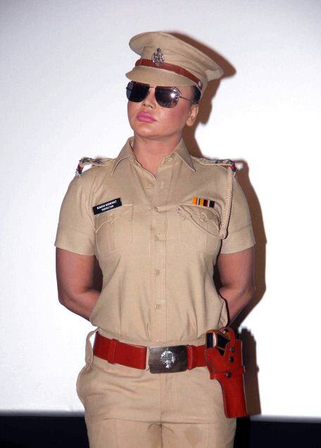 ਰਾਖੀ ਦਾ ਖਾਕੀ 'ਚ ਹੌਟ ਅਵਤਾਰ, ਦੇਖੋ ਤਸਵੀਰਾਂ