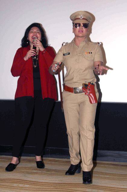 ਰਾਖੀ ਦਾ ਖਾਕੀ 'ਚ ਹੌਟ ਅਵਤਾਰ, ਦੇਖੋ ਤਸਵੀਰਾਂ